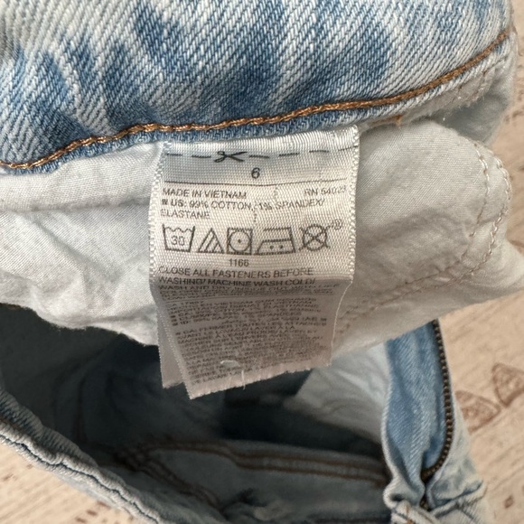 Old Navy high-waisted jean shorts - Picture 4 of 4